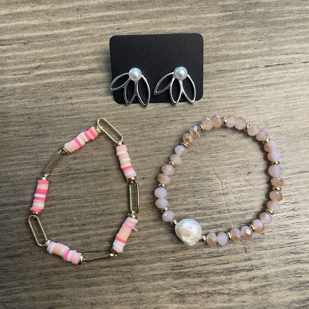 Pink and Gold Beaded Bracelet Set with Pearl Earrings